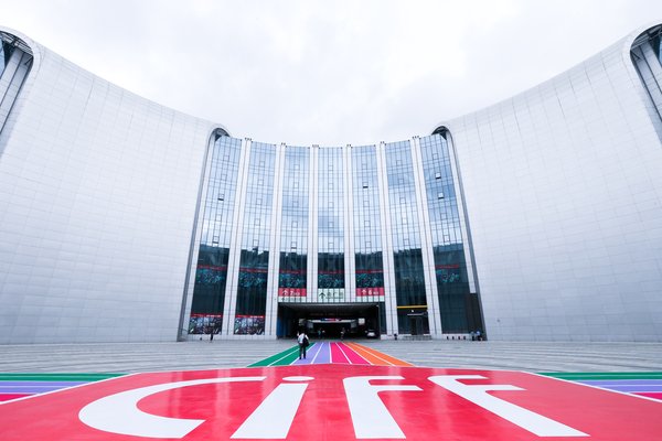 将于2019年9月8日至11日举行的中国家博会（上海）推出“展店联盟”模式，将以上海虹桥国家会展中心为主会场，以红星美凯龙上海市全部7大商场将为分会场。