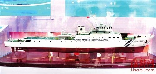 ▲年底就将入列的 “中国海监8001”船的模型