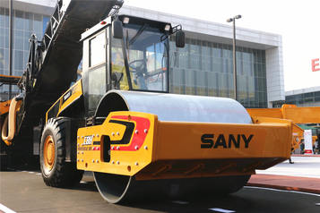三一重工SSR260AC-8H全液压单驱单钢轮压路机高清图 - 外观