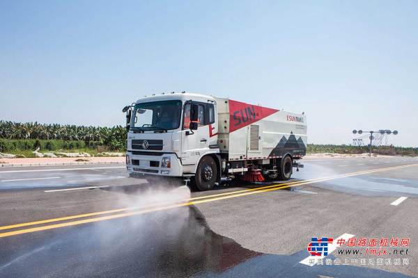 易山重工ESN5180TSL国六8吨18吨湿式扫路车（湿扫车、环卫扫路车、清扫车可租赁）