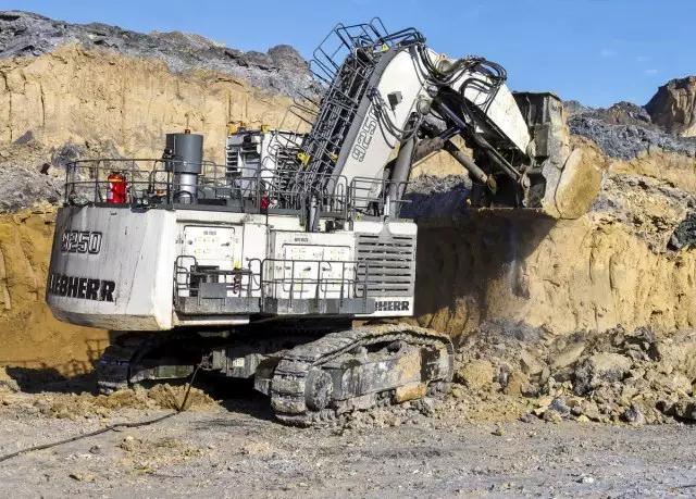 利勃海爾R9250礦用液壓挖掘機高清圖 - 外觀
