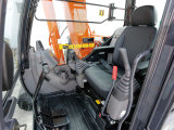 日立ZX70-5A挖掘机高清图 - 驾驶室