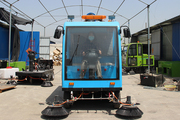 宜迅 YX-700 电动清扫车