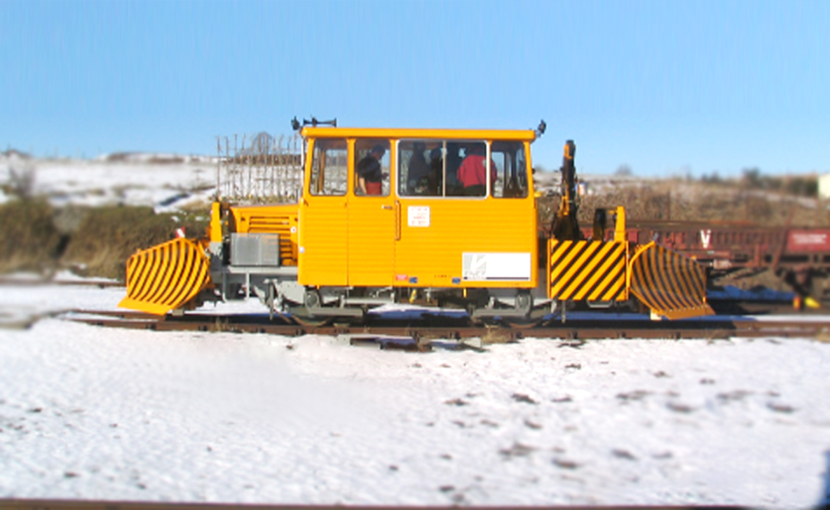 欧亚机械铁路除雪设备高清图 - 外观