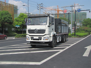 美通築機LMT5255TYHBSX【國六】儲料式路麵養護車高清圖 - 外觀