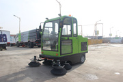 宜迅 YX5-1900A 全封闭五刷扫地车