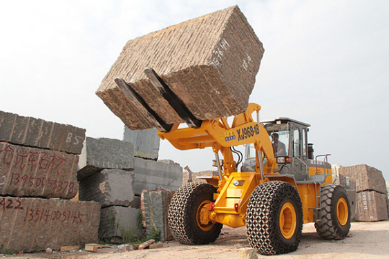 厦金XJ968-18E18吨矿山石料搬运叉装车