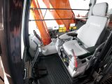 日立ZX360H-5A挖掘机高清图 - 驾驶室