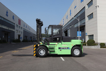 徐工 XCF1612E 大吨位平衡重式叉车高清图 - 外观
