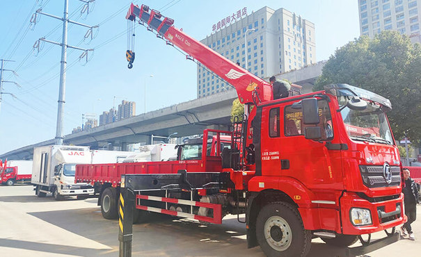 宏昌天马 S3005 直臂式随车起重机高清图 - 外观