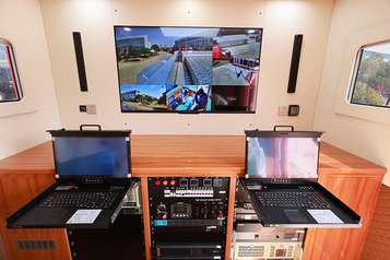 中联重科 ZLF5240TXFZX120 自装卸式消防车高清图 - 指挥室