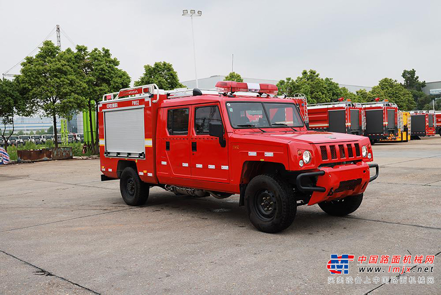 中联重科 ZLF5040GXFPW02 水雾消防车高清图 - 外观