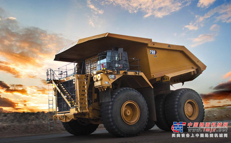 卡特彼勒 CAT®798 AC 矿用电动卡车
