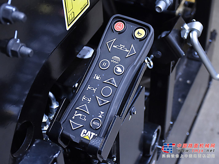 卡特彼勒 Cat®SE50 VT 夯锤熨平板