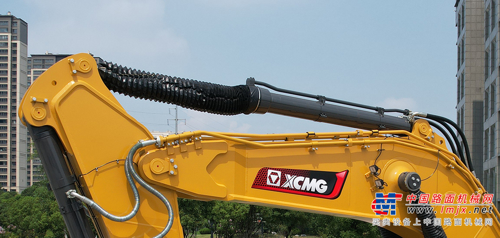 徐工 XE870GK 大型挖掘机高清图 - 油缸
