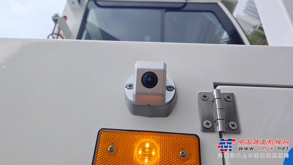 徐工 XPT95E 纯电动港口牵引车