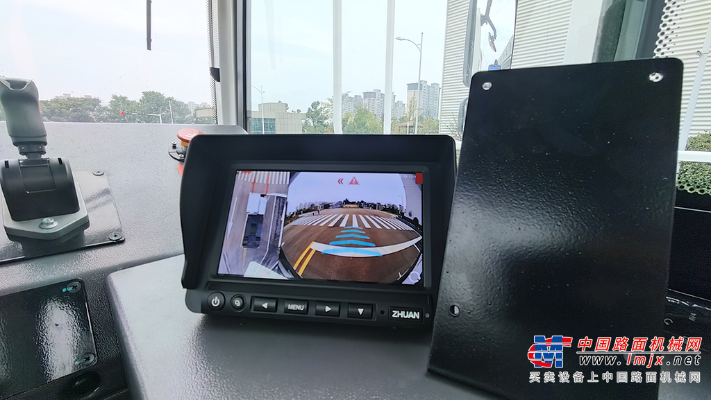 徐工 XPT95E 纯电动港口牵引车