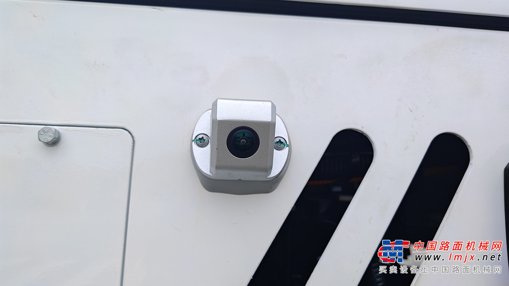 徐工 XPT95E 纯电动港口牵引车