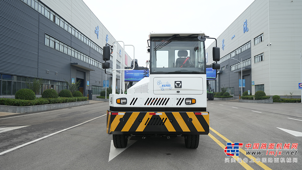 徐工 XPT95E 纯电动港口牵引车