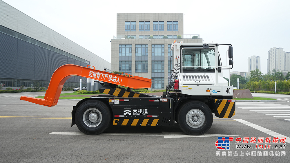 徐工 XPT95E 纯电动港口牵引车