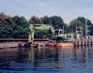 利勃海尔P 974 B Litronic浮式挖掘机